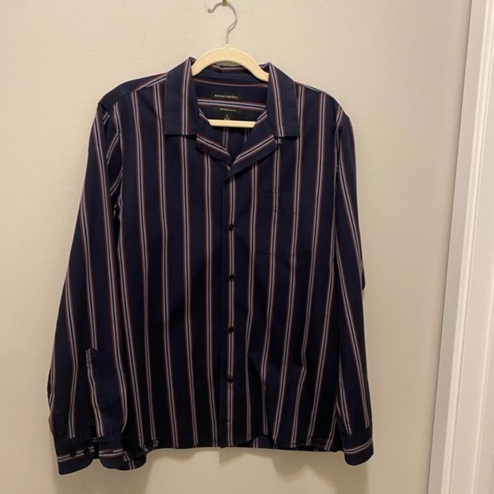 Banana Republic mens button down long sleeve, blue, red, light blue striped.Sz L